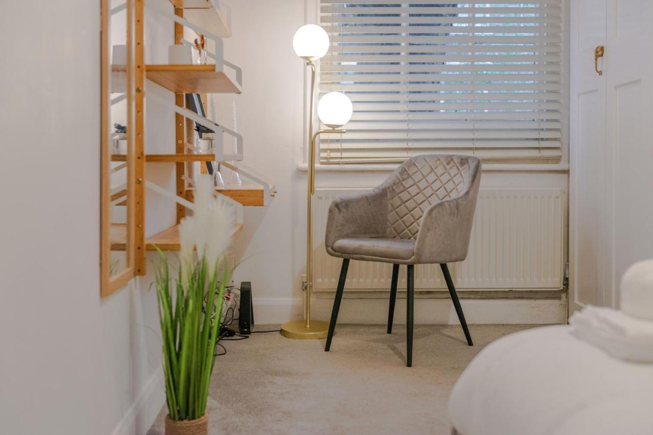 Апартаменты Three-bedroom Bliss In Town *