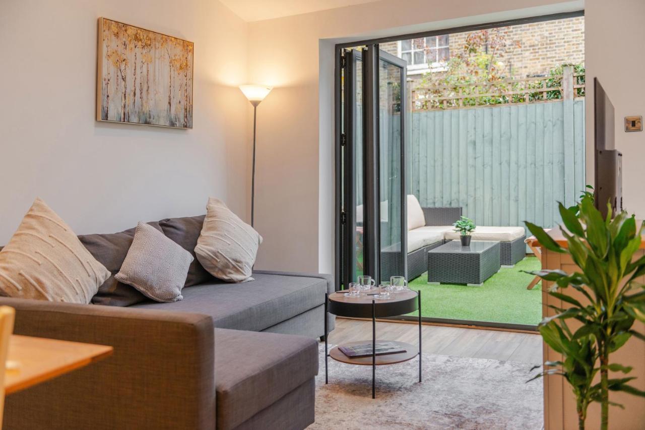 Three-bedroom Bliss In Town * Лондон