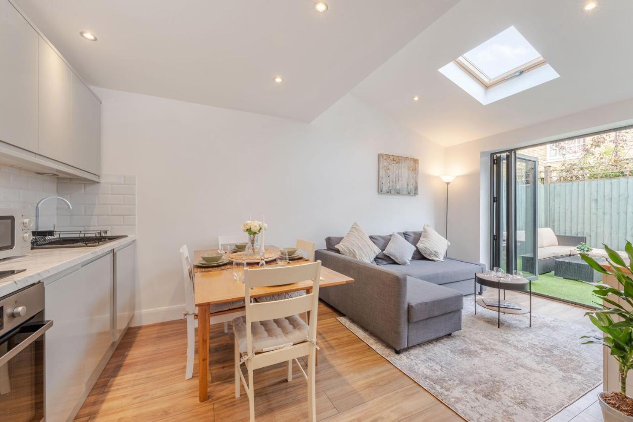 Three-bedroom Bliss In Town Апартаменты *